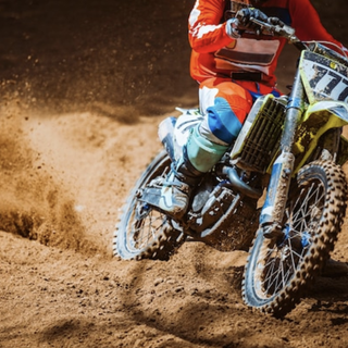 Domani le Supermoto arrivano a Borgo Ticino