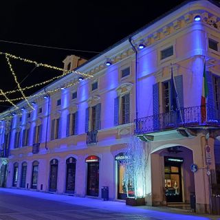 Borgomanero, Palazzo Tornielli si illumina di blu per dire no alla pena di morte