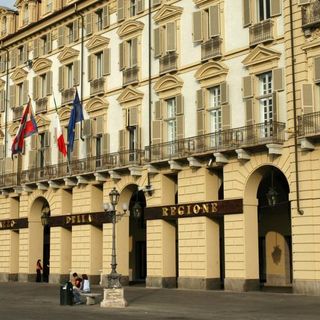 Fondo antiviolenza, M5S: “La giunta Cirio vuole ridurre il numero di beneficiarie”