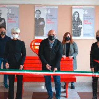 Inaugurata a Borgomanero la Panchina Rossa contro la violenza di genere