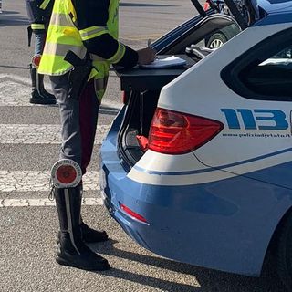 Automobilista fermato sulla A26: nascondeva un carico di cocaina