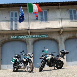Camminava sui binari, arrestato dalla Polizia Locale di Trecate