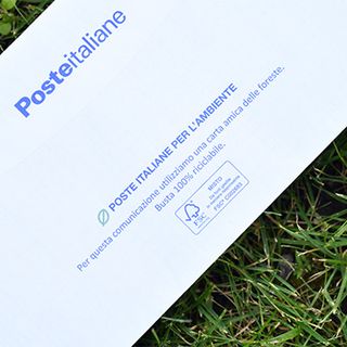Poste Italiane punta sull’ambiente con le nuove buste