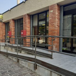 L'ufficio postale di Borgomanero riapre con una nuova sala consulenza