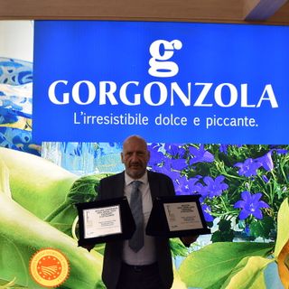 Da sin. Giovanni Viani (Consulente Marketing Consorzio Gorgonzola), Fabio Leonardi (Vicepresidente Consorzio Gorgonzola), Stefano Fontana (Direttore Consorzio Gorgonzola), Giorgio Azzali (Metrix Communication)