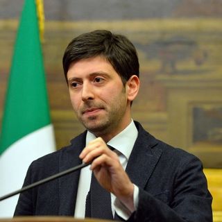 L'annuncio del ministro Speranza: &quot;Vaccino anti Covid da gennaio. Sarà gratuito e non obbligatorio&quot;