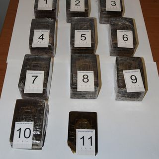 Cronaca nord-ovest: Cinque chili di hashish nascosti in auto: arrestato un 40enne