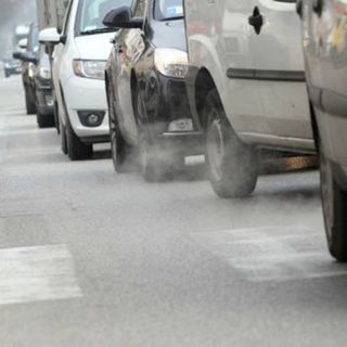 Qualità dell'aria, il Piemonte approva i blocchi del traffico: dal 1° gennaio stop ai diesel Euro 4
