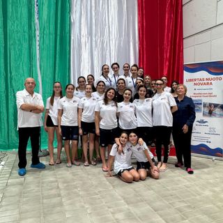 Le “ondine” della Libertas Nuoto Novara mattatrici a “Sincro per tutti”