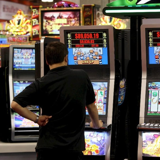 “Gravissimo rimettere le slot nei bar piemontesi”