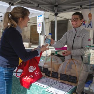Un sabato tra gusto e sostenibilità: a Borgomanero torna il Mercato della Terra