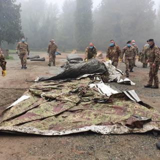Ospedale Sant'Andrea: montate le tende dell'esercito - foto