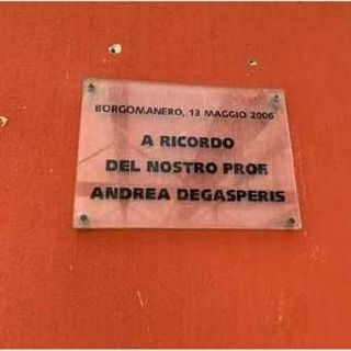 Borgomanero, ripulita la targa ad Andrea Degasperis