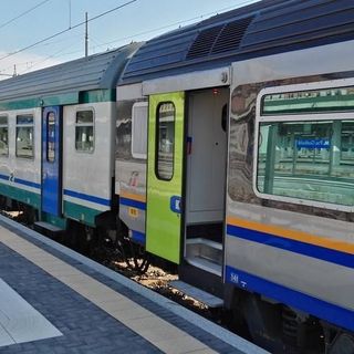 Regione, revocato dal 10 luglio l'obbligo di distanziamento su bus e treni extraurbani