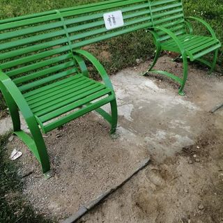 Riposizionata nel parco Cicogna la 'panchina inclusiva'