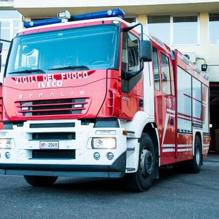 Fiamme in uno studio dentistico di Arona