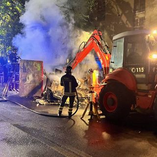 Incendio vicino alla stazione di Novara: intervengono i vigili del fuoco