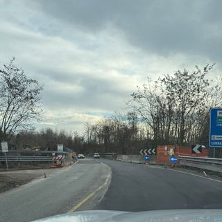 Riaperto il ponte sul Villoresi: traffico di nuovo regolare a Oleggio