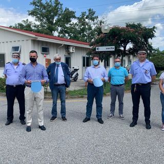 L’Istituto Omar dona Visiere protettive alla Polizia Locale
