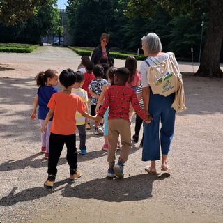 Alla scoperta dei libri: i bambini della sezione “Tartarughe” in visita alla Biblioteca civica Alla scoperta dei libri: i bambini della sezione “Tartarughe” in visita alla Biblioteca civica
