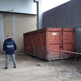 Operazione “Oro rosso”: 90 persone controllate e 17 ditte ispezionate dalla polizia