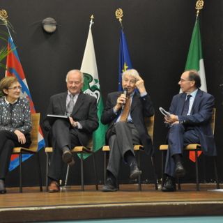 Foto: una delle passate edizioni del premio letterio aronese