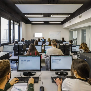 Il Covid si abbatte sui giovani: cala il numero dei neodiplomati tecnici che trovano lavoro