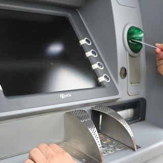Il banco(mat) piange: il Piemonte è la regione con più Comuni senza banche (e senza contante)
