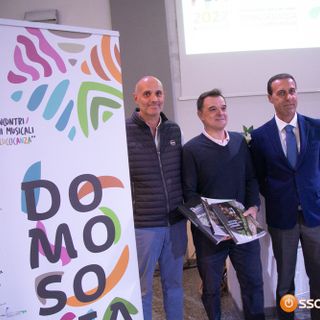 Fotogallery . Un tuffo nell'universo. Missioni spaziali e nuove scoperte. Con Andrea Accomazzo Ingegnere aerospaziale, Mauro Prina Ingegnere meccanico. Con le lenti della scienza. Infodemia ai tempi del Covid