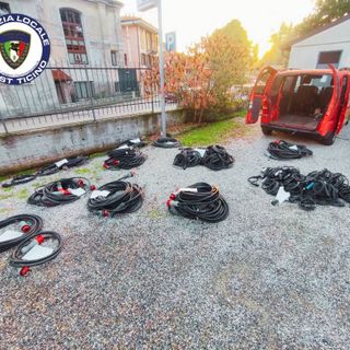 Rubano un furgone e cavi elettrici: arrestati dalla Polizia Locale