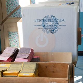 Urne aperte fino alle 23 per eleggere il nuovo Parlamento