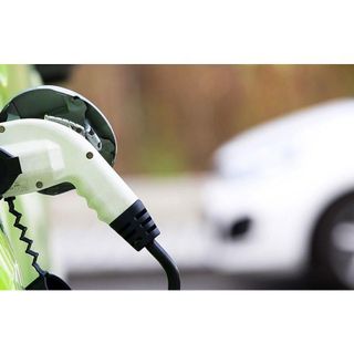 Auto e nuove regole Ue, Pichetto: “Bene la revisione, servono più tecnologie oltre l’elettrico”