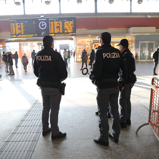 Controlli della polizia ferroviaria a Ferragosto: un torinese denunciato a Novara per possesso di droga