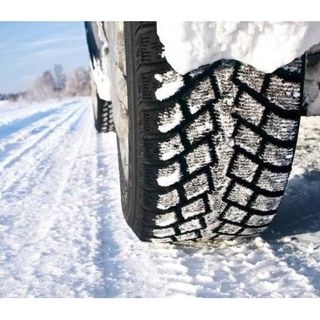Controlli sulle strade: giro di vite della Polizia per chi non monta le gomme invernali: 268 multe salate