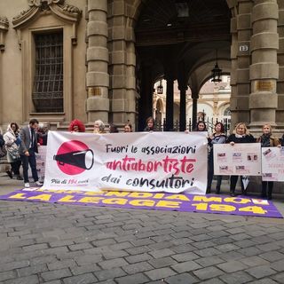 &quot;Fuori gli antiabortisti dai consultori&quot;, bagarre in Consiglio Regionale VIDEO e FOTO