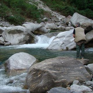 Trecate, nuova modalità di pagamento per la licenza di pesca