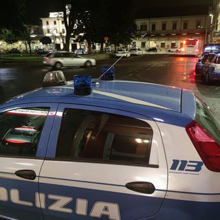 Arrestato giovane con droga e denaro non giustificato