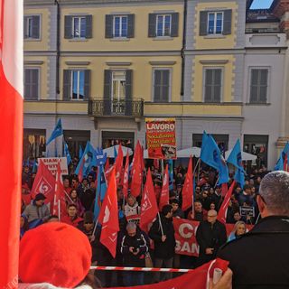 Successo per lo sciopero Cgil e Uil: anche gli studenti in piazza