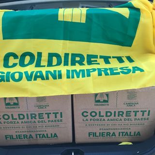 Coldiretti, in arrivo i primi pacchi solidali per le famiglie bisognose