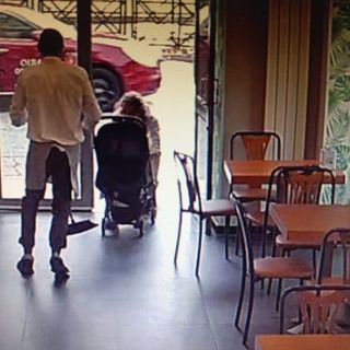 Dal Nord Ovest. Tenta di rapire una bimba di 9 mesi che dorme nel passeggino: aggredito dai presenti, viene poi arrestato dalla municipale