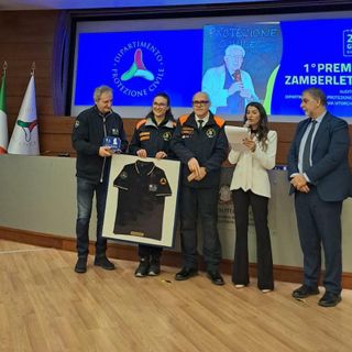 La consegna del premio