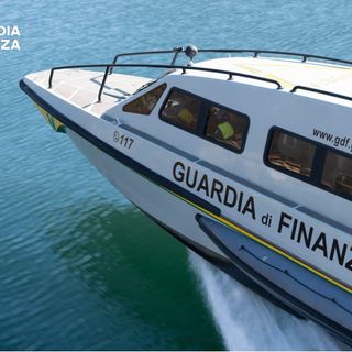 Lago d’Orta, Guardia di Finanza sequestra un natante svizzero per violazioni doganali