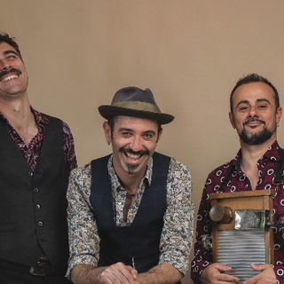 Bis! 2 laghi 2 palchi: doppio appuntamento con &quot;Musica da ripostiglio&quot;