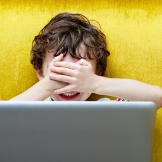 Video porno e di violenze anche sui neonati: tre arresti per pedopornografia, c'è anche un prete di Benevento