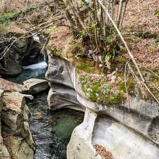 Escursione agli orridi, marmitte e caldaie di Croveo