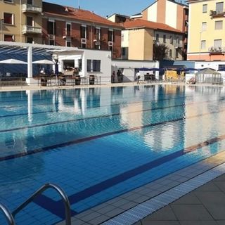 La piscina di via Solferino ha un nuovo gestore: la cooperativa sociale Silvabella si aggiudica l’appalto