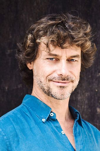 L'Upo conferirà la laurea Honoris Causa in Filosofia ad Alberto Angela L'Upo conferirà la laurea Honoris Causa in Filosofia ad Alberto Angela