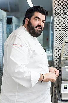 Ad Oleggio Castello le riprese del nuovo coocking show di Antonino Cannavacciuolo Ad Oleggio Castello le riprese del nuovo coocking show di Antonino Cannavacciuolo