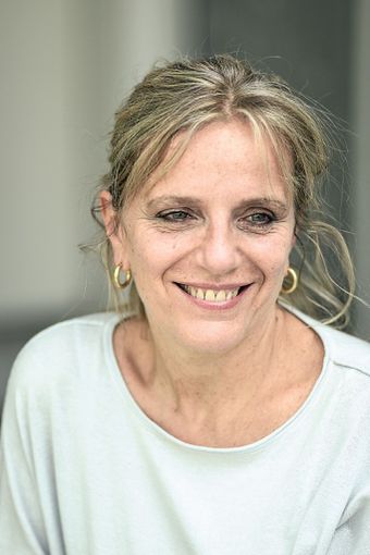 Da Novara all’Argentina: giovedì “Vino amaro” in Biblioteca. Una saga familiare di emigrazione, vino e dittatura