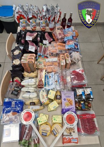 Furto di prodotti alimentari in un supermercato: tre arresti a Trecate Furto di prodotti alimentari in un supermercato: tre arresti a Trecate